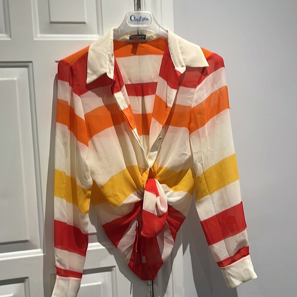 Vince Camuto sheer Stripped Blouse - Picture 2 of 6